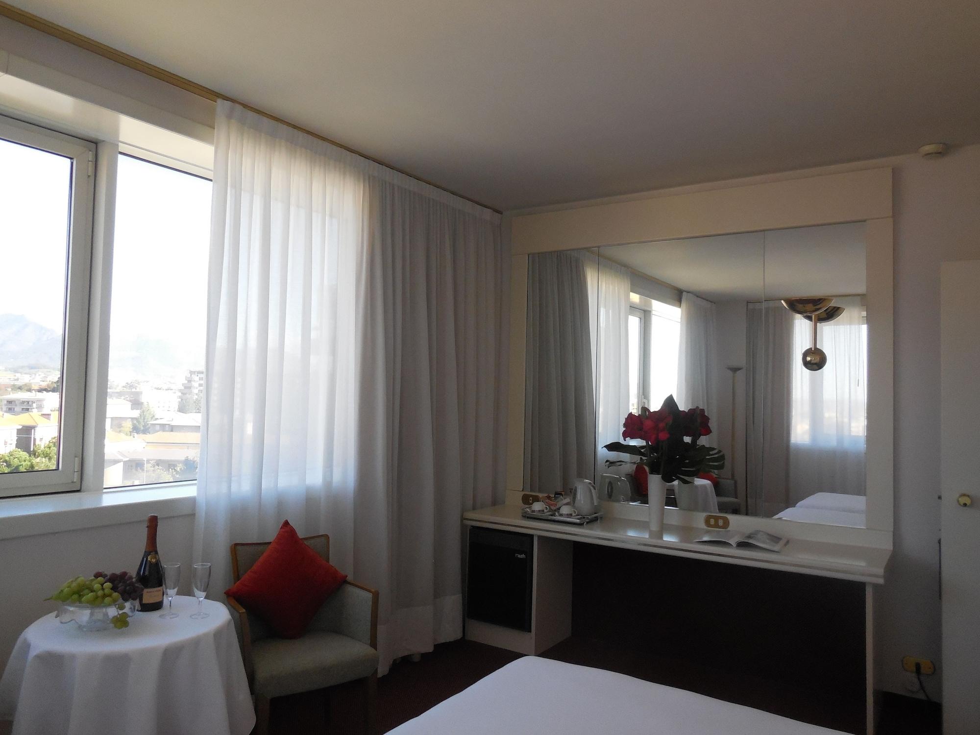 Starhotels Cristallo Palace Bergamo Exterior photo