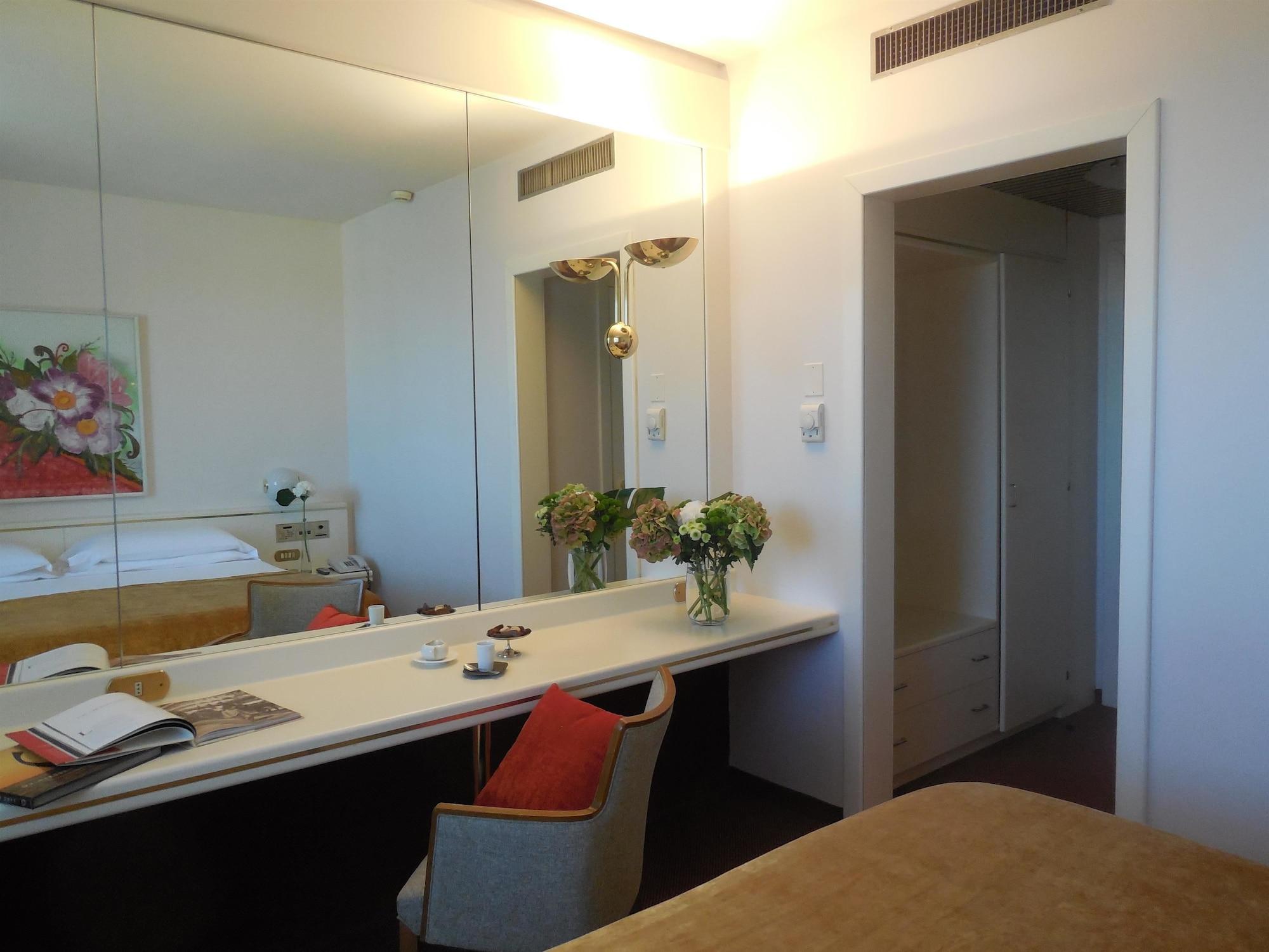 Starhotels Cristallo Palace Bergamo Exterior photo