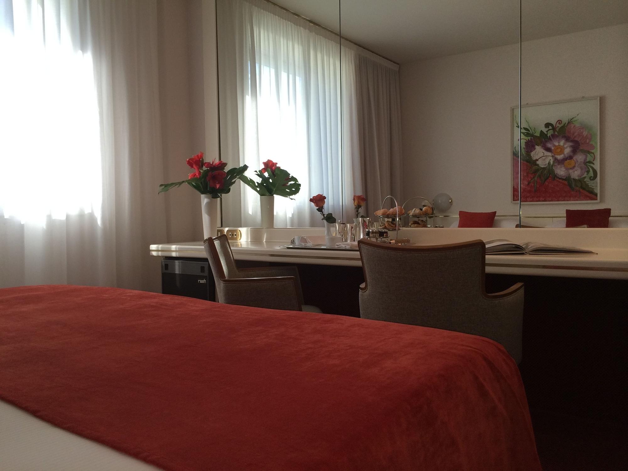 Starhotels Cristallo Palace Bergamo Exterior photo